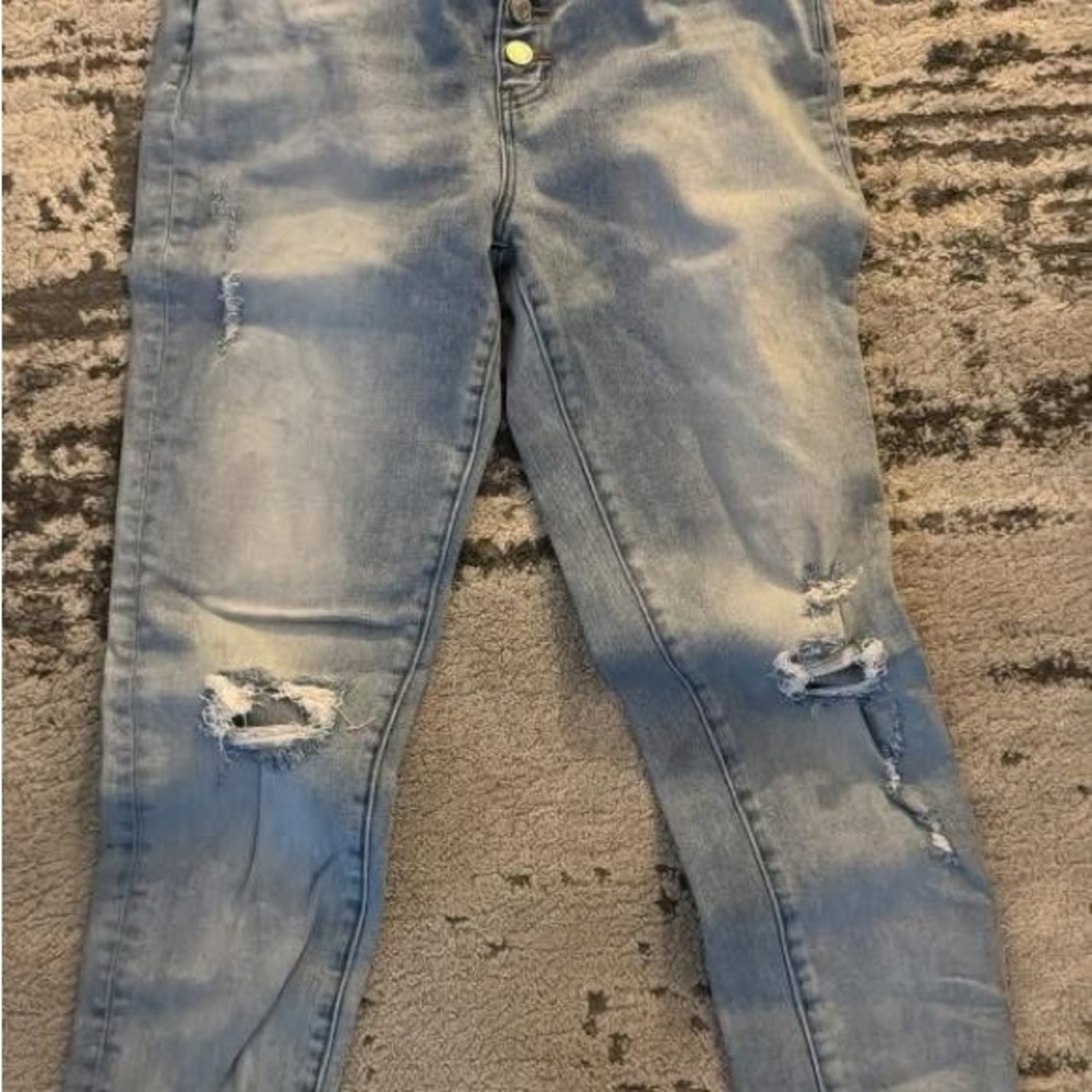 Vervet Distressed Blue Jeans